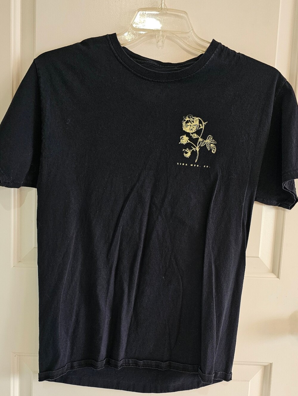 Lira Mfg, Co Men’s Black Floral Graphic T-Shirt